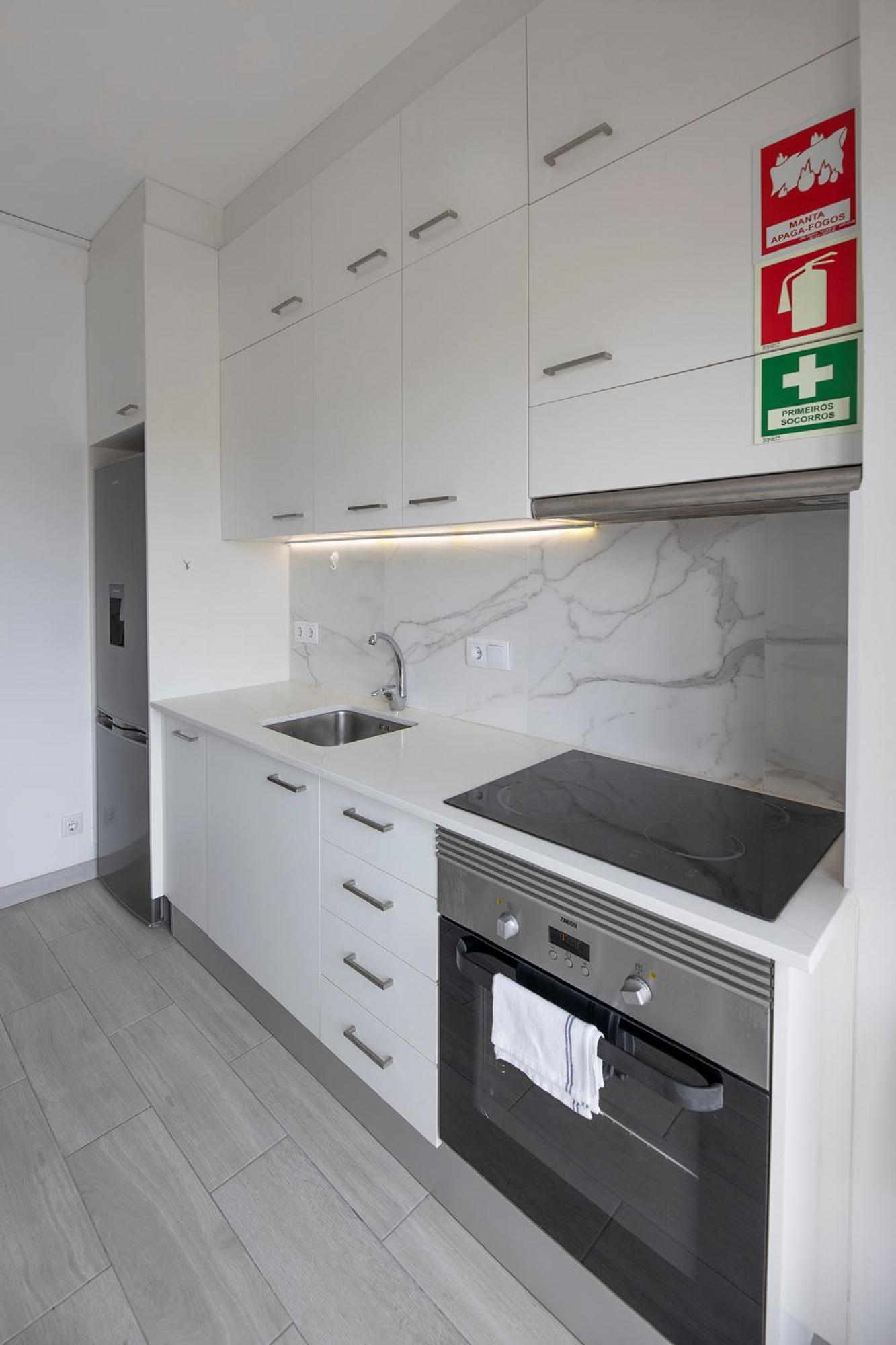 Flh Porto Spacious Apartment With Balcony 외부 사진